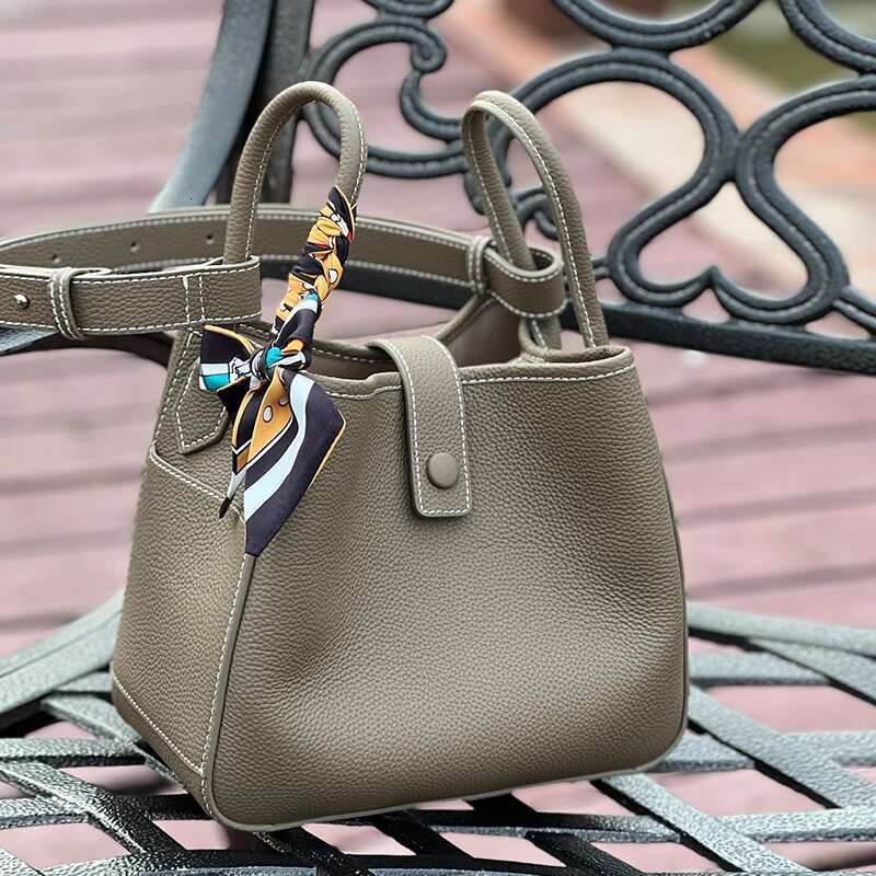Fashion Large Capacity Leather Bucket For Women Design High Quality Cowhide Handbags High-End Elegant Lady Dinner Bag