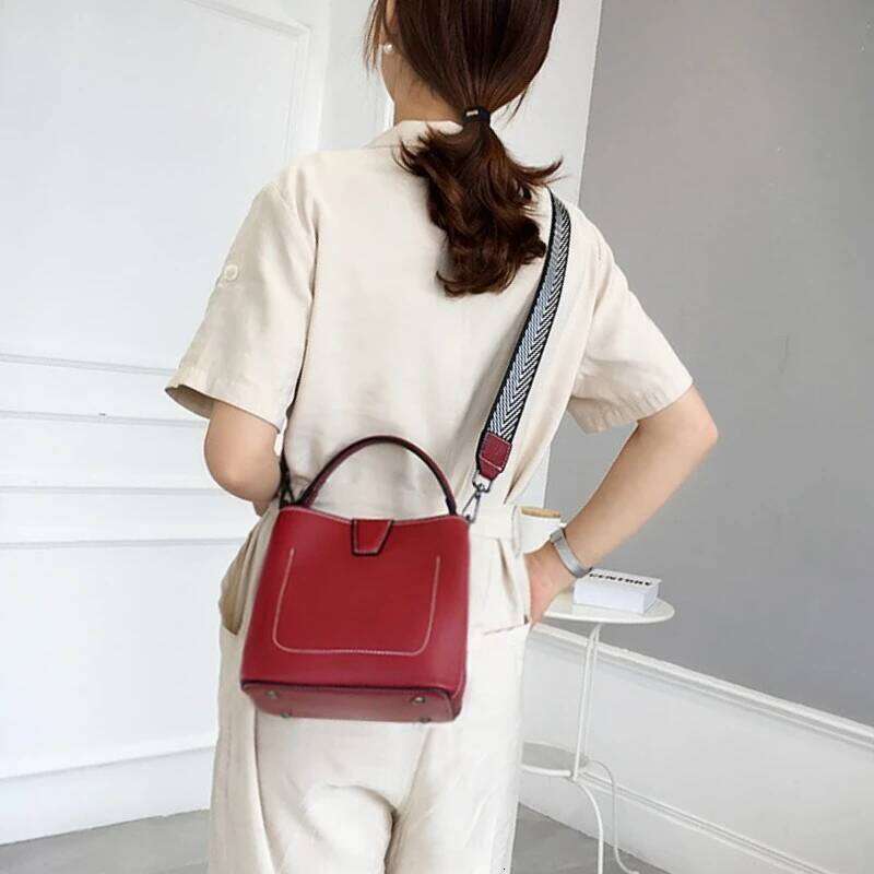 Fashion Bucket Simple Handbag, Leather Hundred Shoulder Crossbody Bag, Head Layer Cowhide Women's Bag