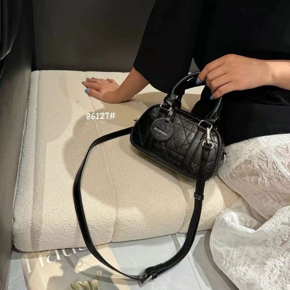 New Korean Style Solid Color Embroidered Handbag Fashion Versatile Shoulder Niche Crossbody Bag for Women