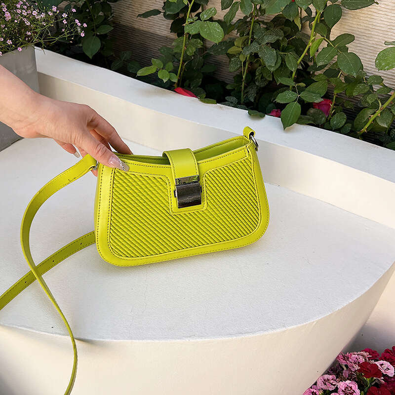 Minimalist Texture Shoulder Niche Design 2024 New Trend Casual Crossbody Fashion Underarm Women's Bag GUHUISHU