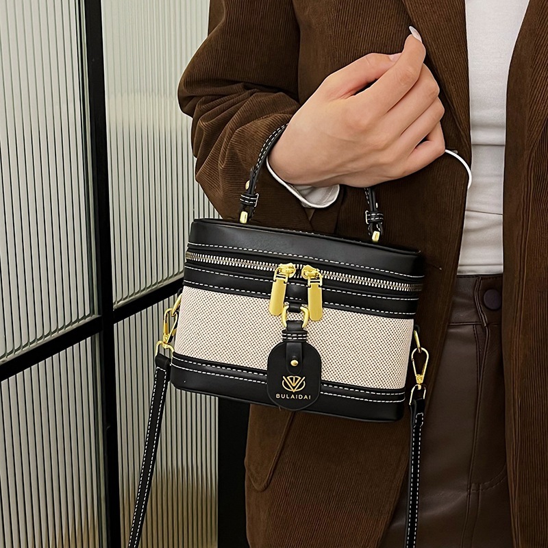 Free Shipping 2025 New Designer Handbag Box Small Square Bag Women's Luxury Wallet Retro Color Block Multifunctional Shoulder Bag