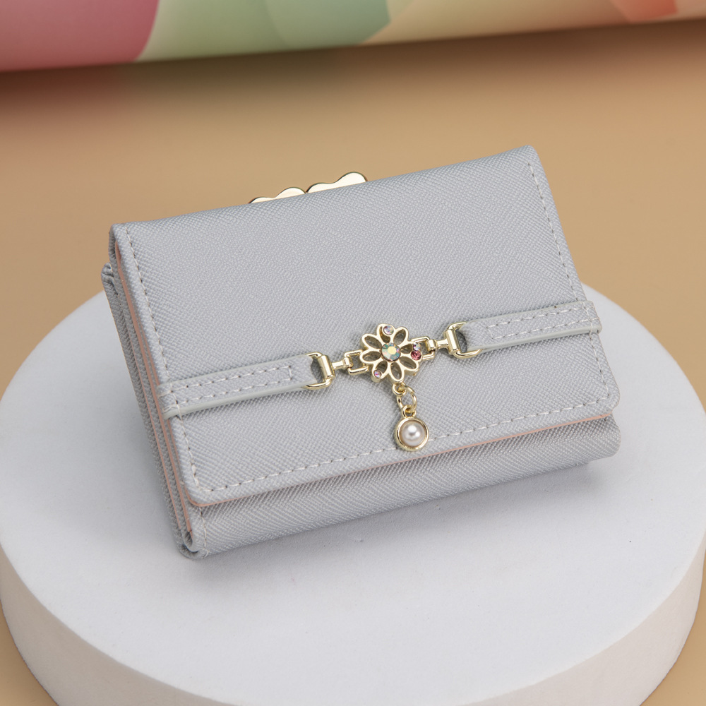 Free Shipping 2025 New Designer Bag Pearl Chain Women's Wallet Cute Style Trendy Coin Bag Exquisite And Practical Multi Card Slot Card Bag
