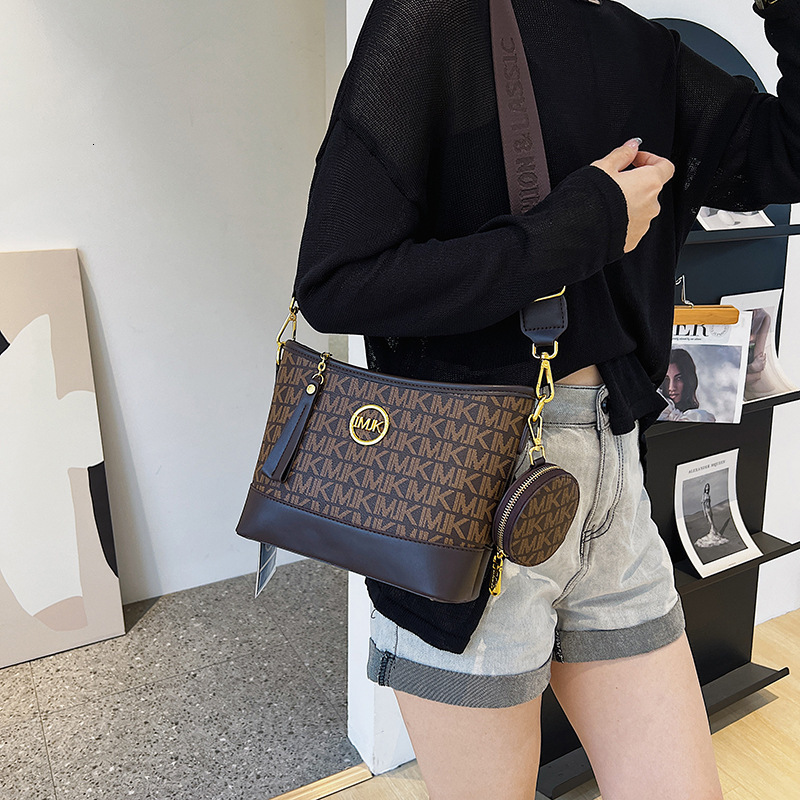 Free Shipping Trendy Women's Bags New Fashion Retro Designer Print Luxury Crossbody Bucket Bag Large Capacity Shoulder Bag