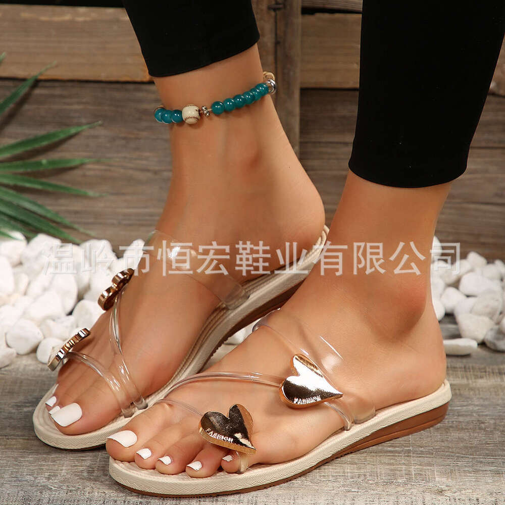 New Women's Fashion Open-Toe Non-Slip for Outdoor Wear Mini Heart-Shaped Flat Sandals Slides