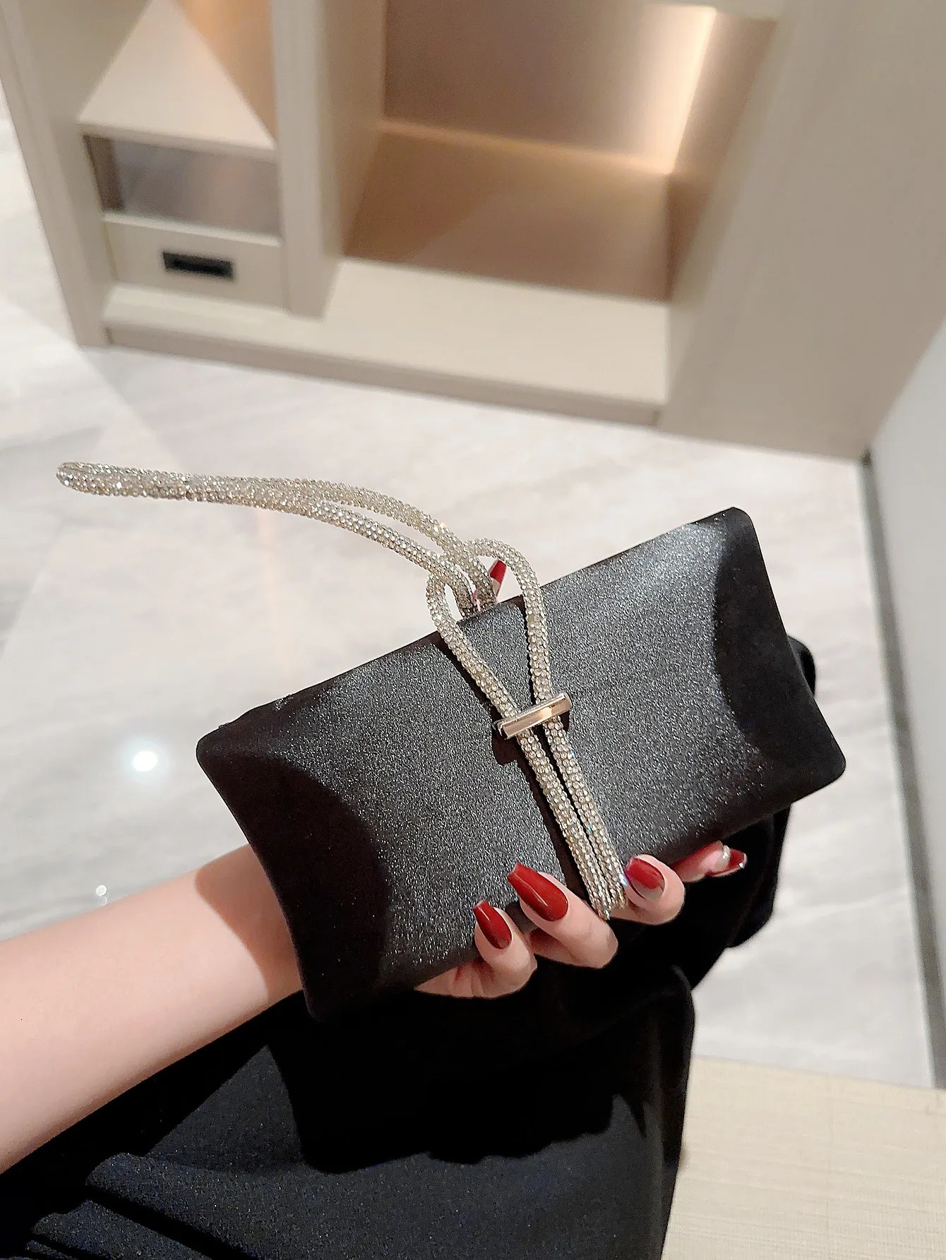 Women Classic fashion Satin Evening Bag Sparkly Banquet Tote Rhinestone Chain Decoration Dress Handbag Evening Bag Party Bag Prom Handbag 250606