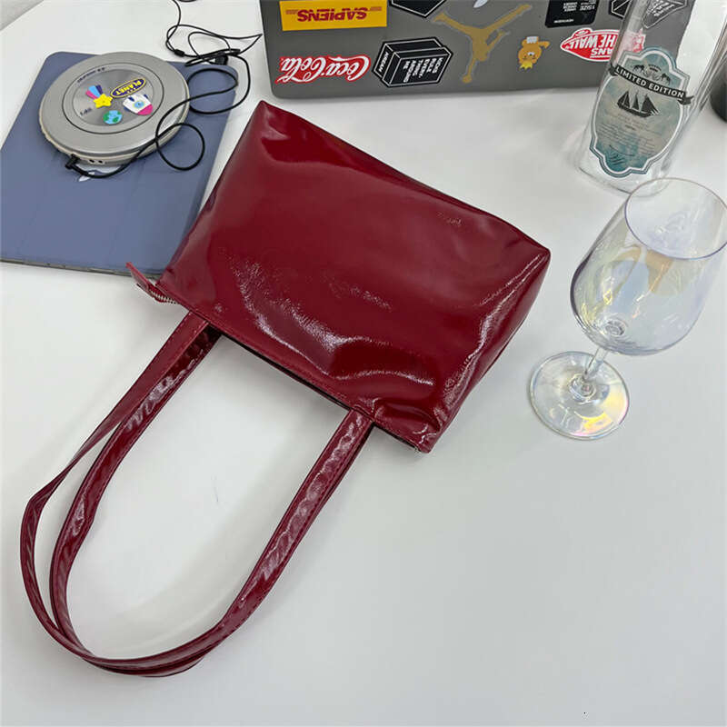 Korean Oil Wax Leather Glossy Simple Small Square 2023 New Trendy Ins Fashion Commuter Shoulder Underarm Bag