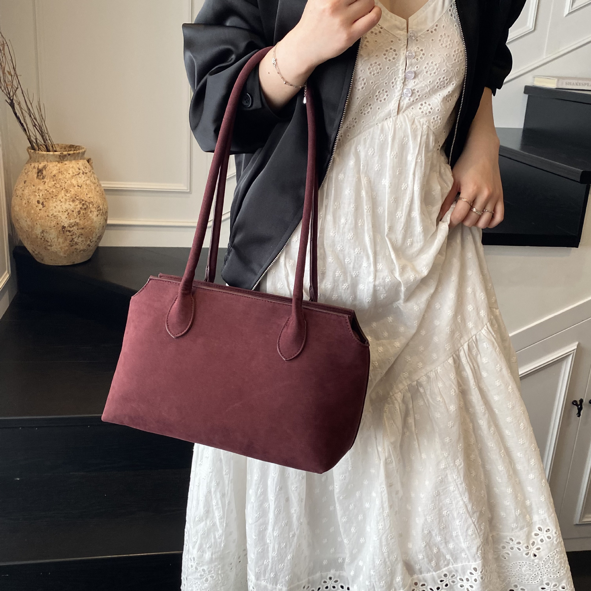 Free Shipping Women's Frosted Underarm Tote Bag Fashionable And Minimalist Designer Handbag Versatile Retro Shoulder Bag Shopping Bag