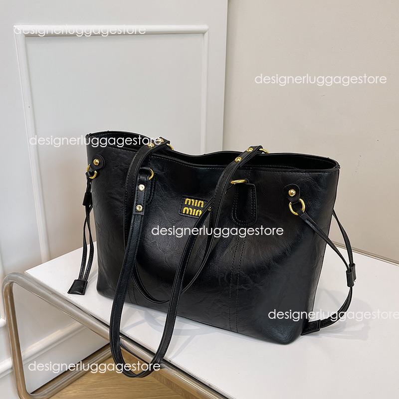 designer Casual Commuter Large Capacity Bag for Women New Vintage Tote Bag Fashion Simple Handbag Versatile Shoulder Crossbody
