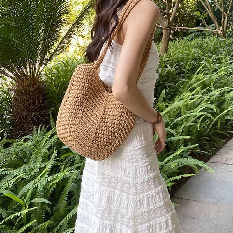This Year's Super Niche Design Woven 2024 New Women's Popular Single Shoulder Bag Tote Bucket Bags