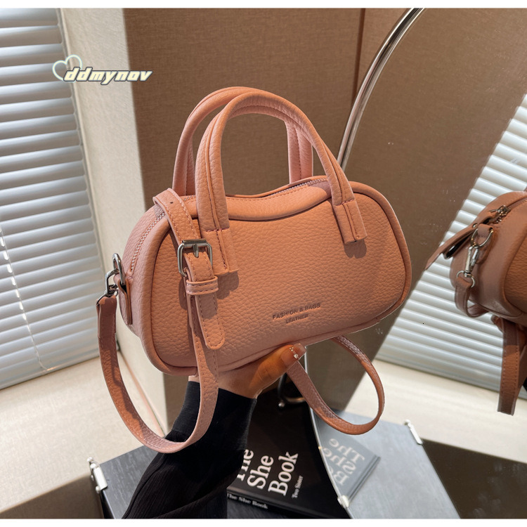 Handheld Small Square for Women 2025 Autumn New Ins Simple Fashion Single Shoulder High-end Crossbody Bag ddmynov