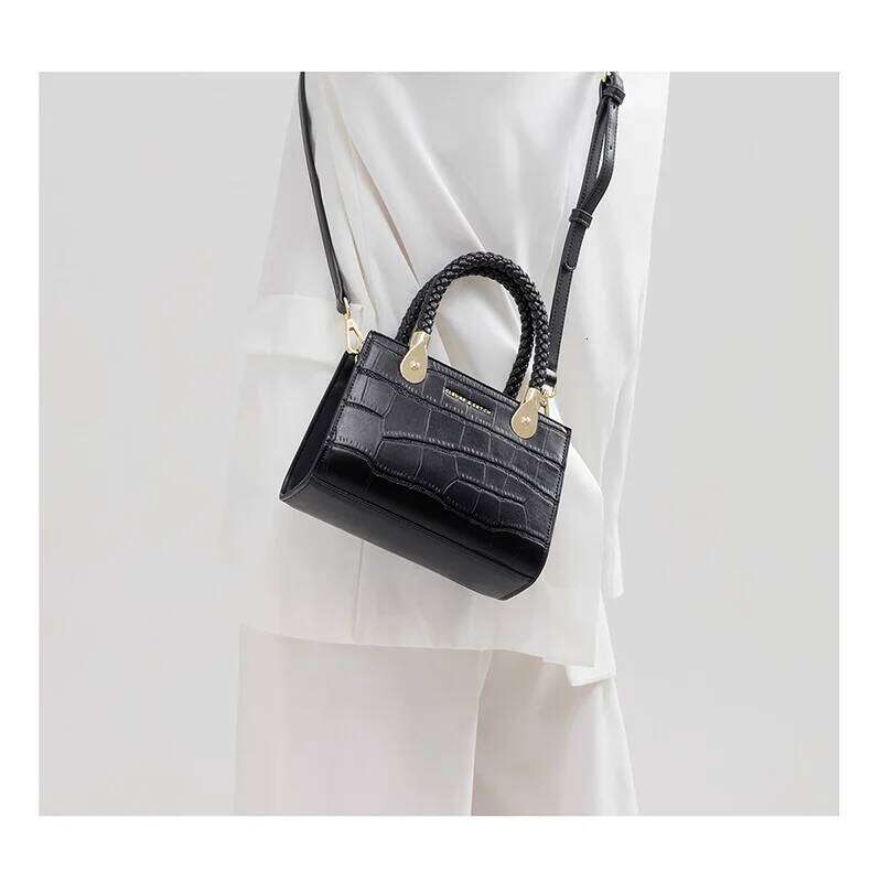 2025 New Trendy Small Square Leather Versatile And Elegant Single Shoulder Women's Handheld Crossbody Bag 2025/06/10 2025/06/10