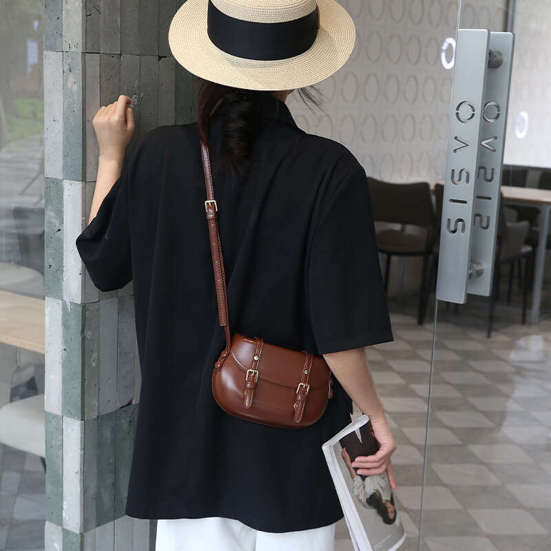 2025 New High-End Crossbody Simple Shoulder Fashion Saddle Niche Solid Color Phone Bag