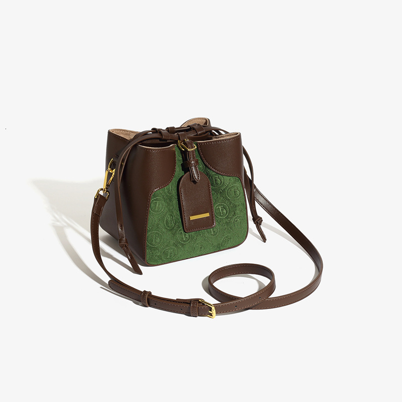 Free Shipping Women's Bag Summer Designer Bags New Fashion High-end Matte Shoulder Crossbody Bag Luxury Retro Versatile Niche Bucket Bag