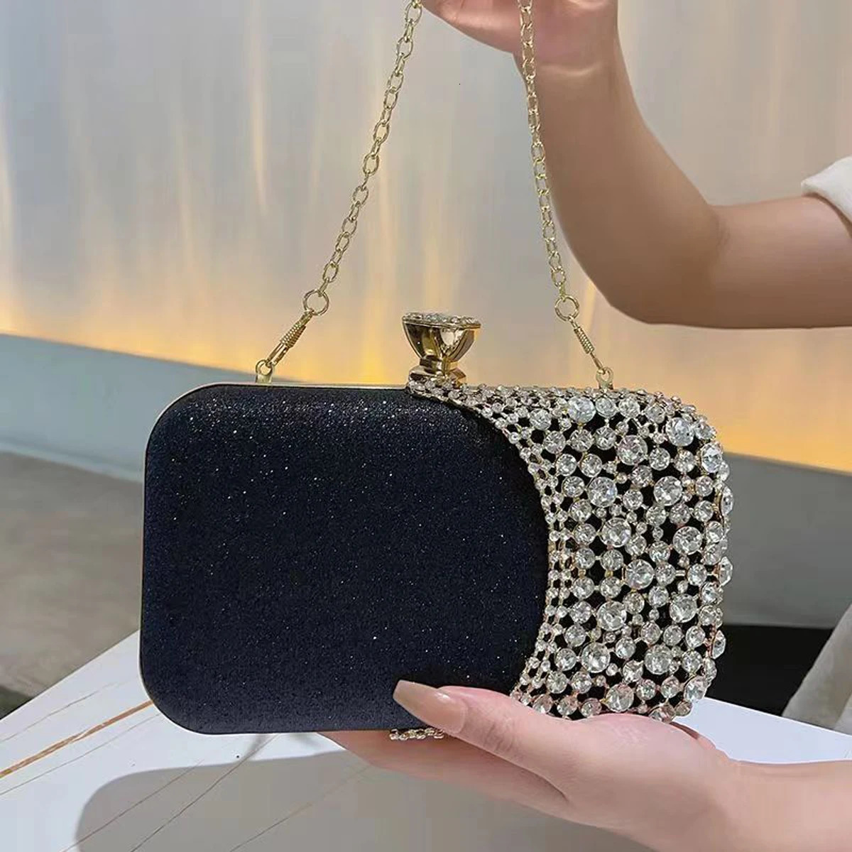 Hollow Out Fashion Women Evening Bags With Diamonds Shoulder Chain Handbags Wedding Bridal Female Purse Sequined Holder 250605
