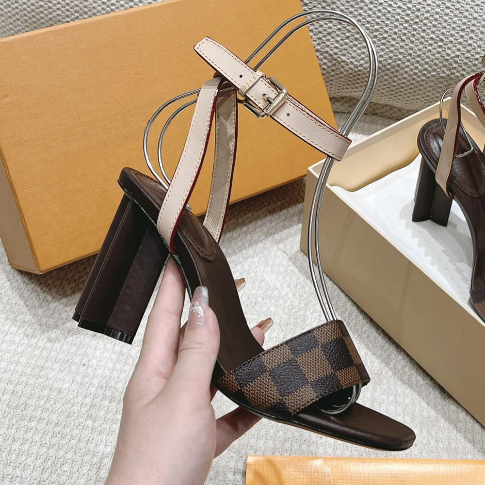 Designer Women's Silhouette Sandal 8cm Perforated patent calf leather buckle strap Signature details Monogram Flower heel Sandals With Box 35-42 Summer Sandals