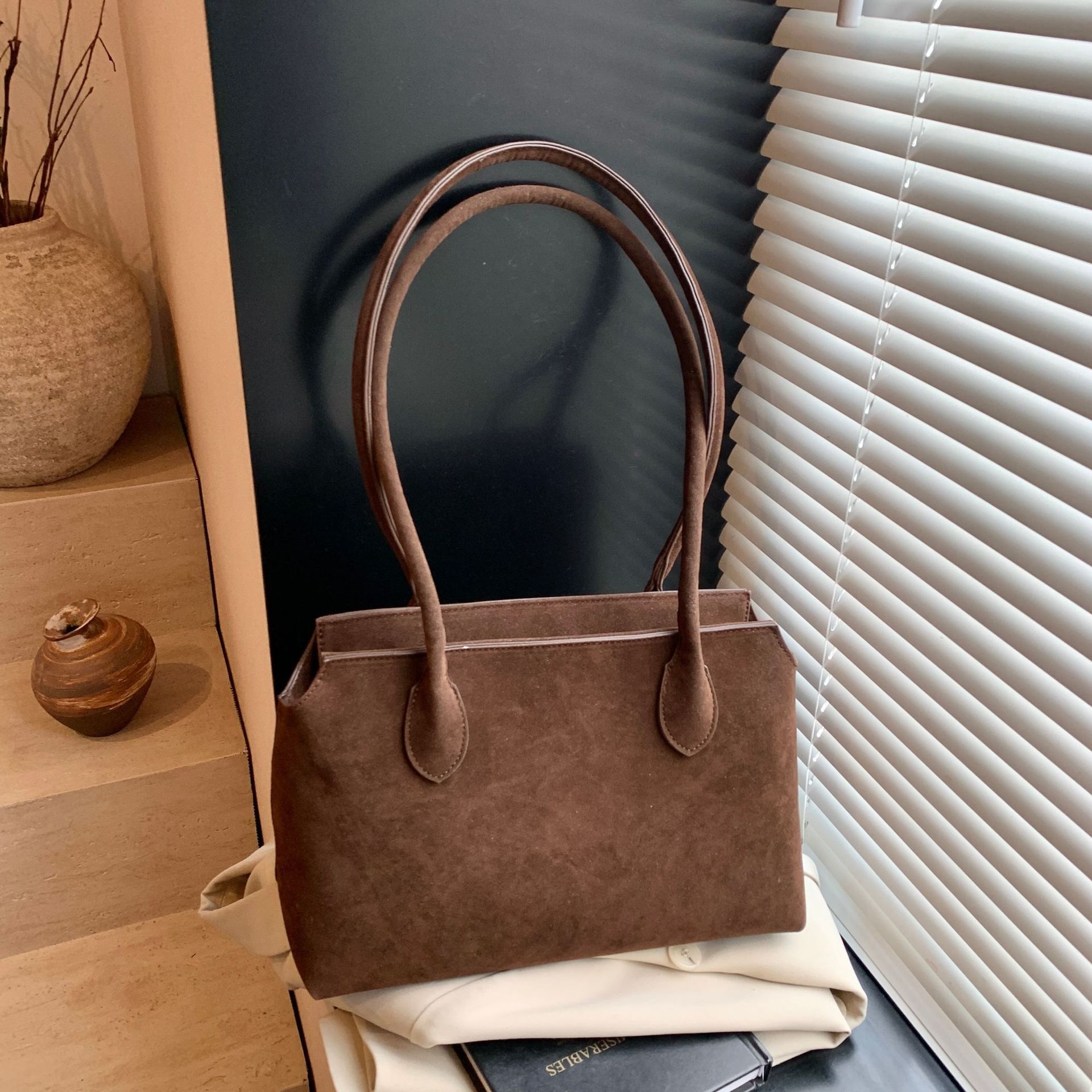 Free Shipping Women's Frosted Underarm Tote Bag Fashionable And Minimalist Designer Handbag Versatile Retro Shoulder Bag Shopping Bag