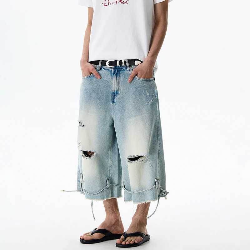 LUZHEN 2025 New Personalized Gradient Washed Broken Hole Wornout Design Cropped Pants Mens Trendy Straight Street Shorts JY1417 M250610