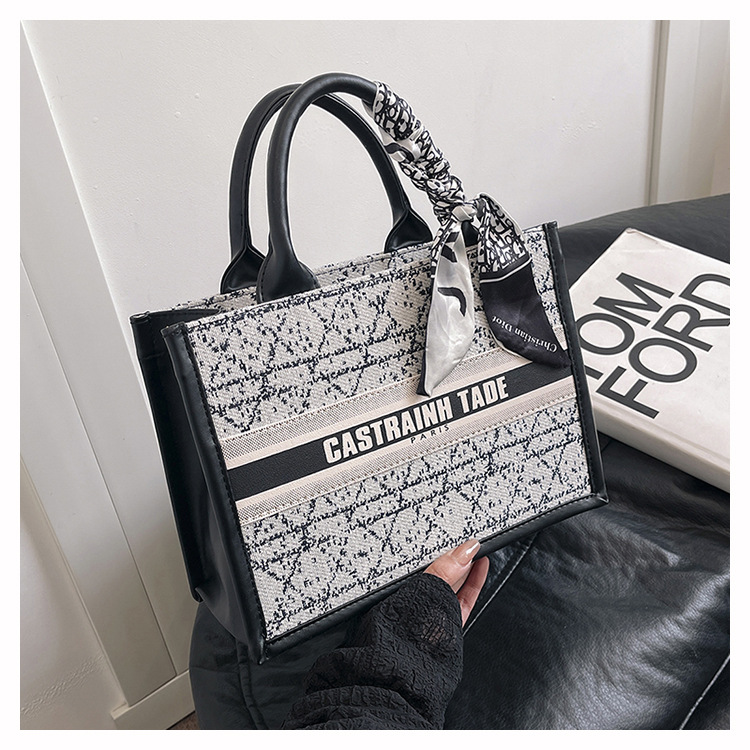 Free shipping 2025 designer Shoulder totes Bags For womans ladies flap printing lady chain square handbag pink women crossbody Underarm tote bag