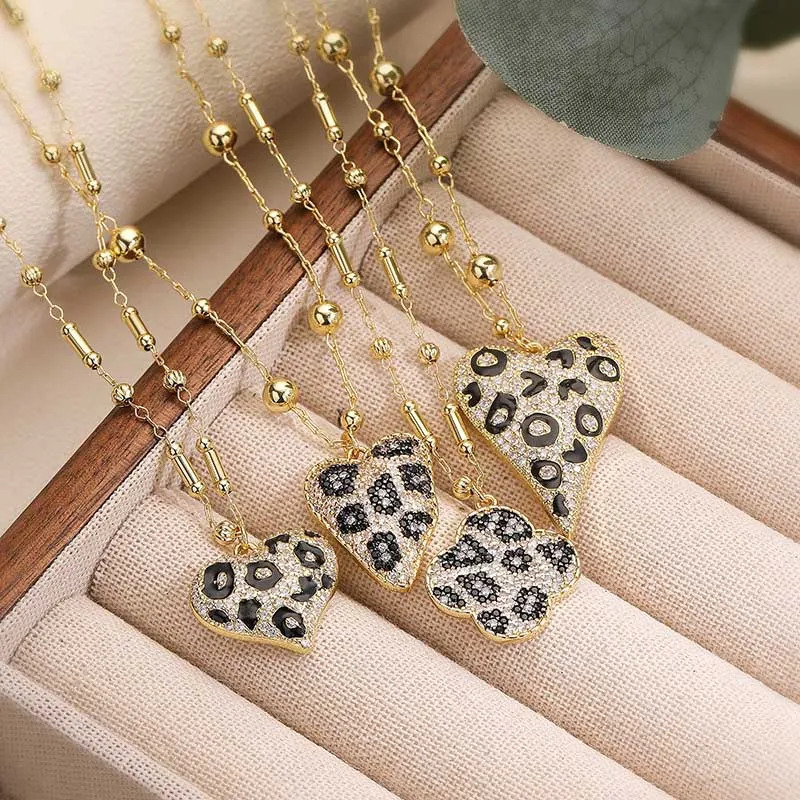 HECHENGCute Leopard Pattern Heart Shaped Womens Pendant Necklace 18K Golden Plated with Sparkling Zircon Womens Jewelry 250609