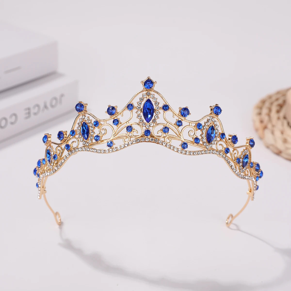 Girls birthday tiara bridal wedding hair accessories Korean simple wedding dress childrens performance tiara accessories. 250610