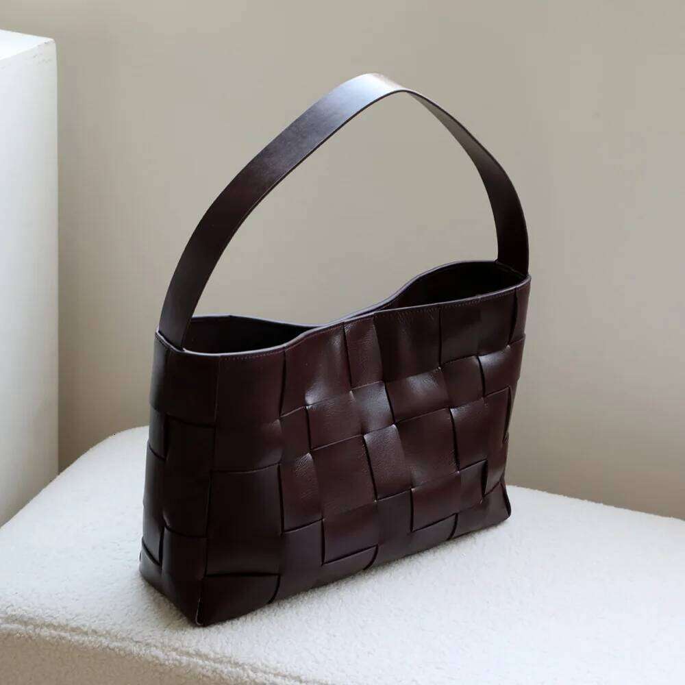 French genuine leather woven tote 2025 new niche design first layer cowhide large capacity vintage ladies shoulder bag