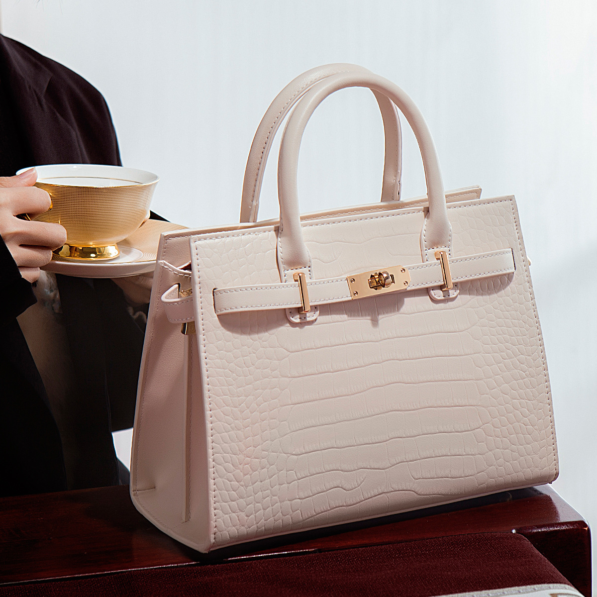 Free Shipping Designer Mom Bags Bag Luxury Crossbody Bag 2025 New High-end Crocodile Pattern Handbag Fashionable And Elegant Gift For Mom Practical