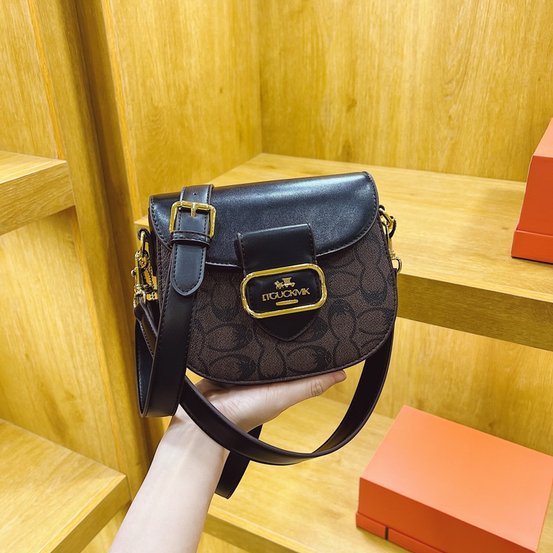 Free shipping 2025 designer women's luxury French fashion retro single shoulder handbag crossbody bag brown