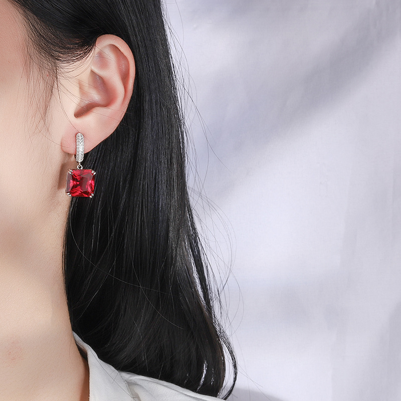 Sophisticated Rhodium Plated Bridal Accessory Piece - Sparkling Crystal-Inlaid Ornamentation for Special Occasions