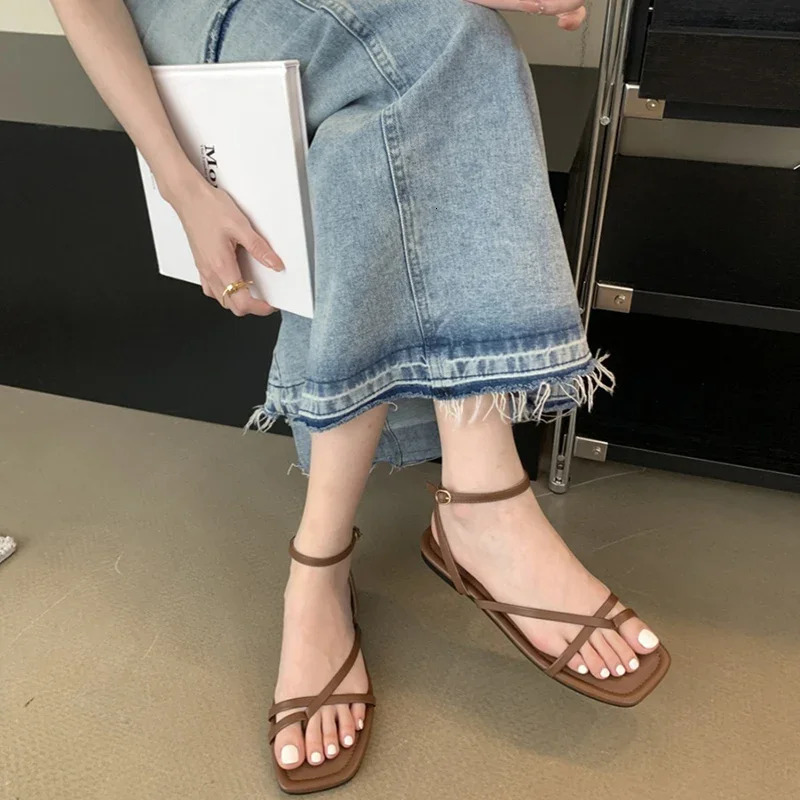 2025 Summer Gladiator Women Sandals Fashion Elegant Narrow Band Clip Toe Shoes Ladies Comfort Flats Beach Sandalias 250604