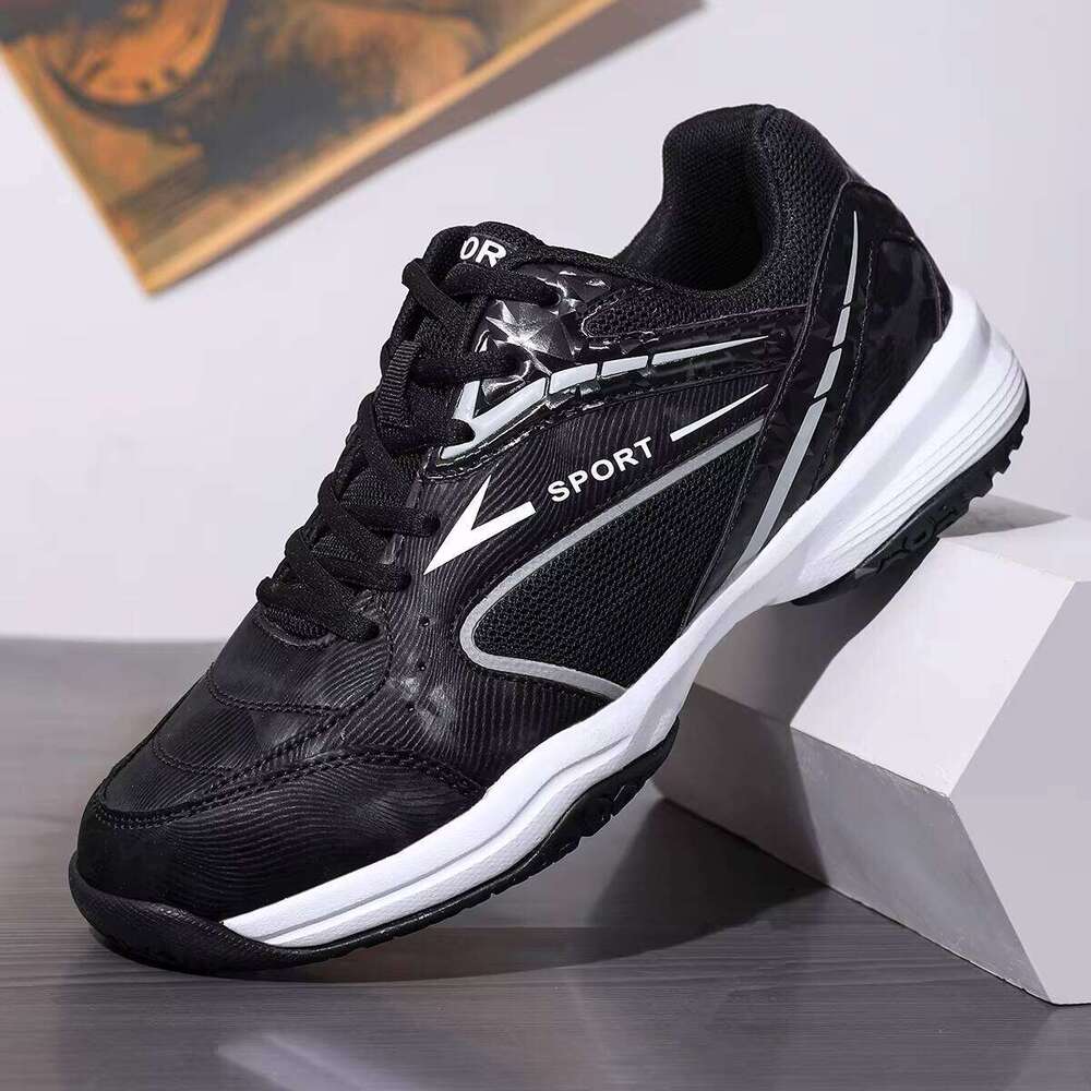 Hot Selling Breathable Badminton Men and Women From China Rubber Insole Sport Shoes for All Seasons