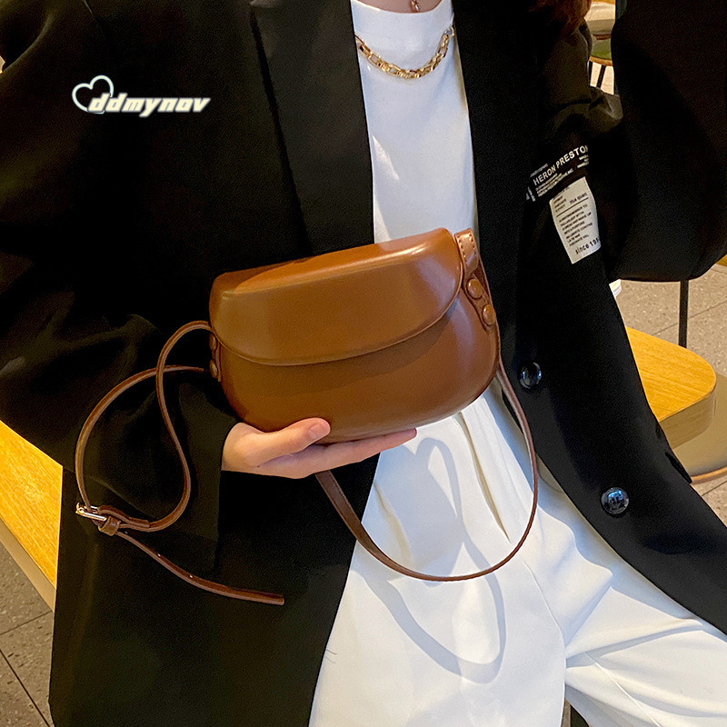Hot Selling Women's Versatile 2025 Autumn Winter New Large Shell Saddle Student Party Shoulder Crossbody Small Bag ddmynov