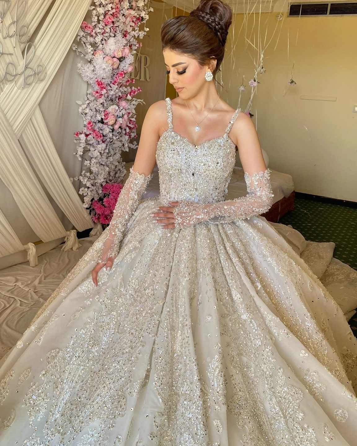 Exquisite Ball Gown Wedding Dress Spaghetti Strap Removable Sleeves Bridal Gowns Sequins Crystal Sweep Train Dresses Custom Made vestidos de novia