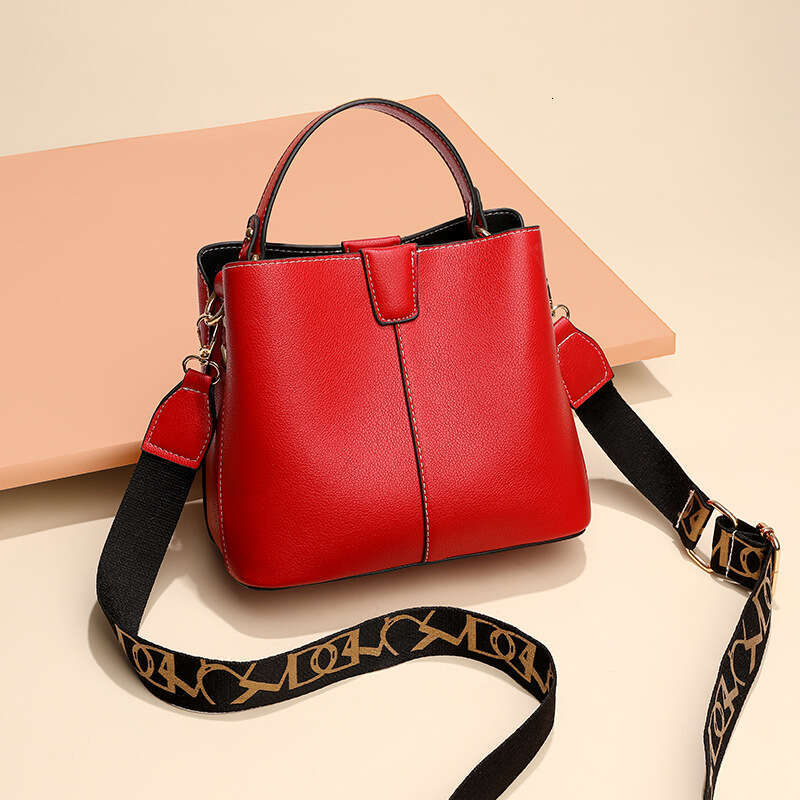 Handbag 2025 Spring New Shoulder Casual Large Capacity Crossbody Bucket Korean Fashion Women's Bag