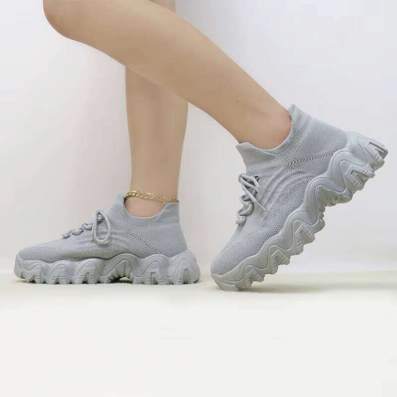 New Fashion Outdoor Casual Daily Hot Selling Socks for Men Quality Shallow Walking Shoes High Top Sneakers