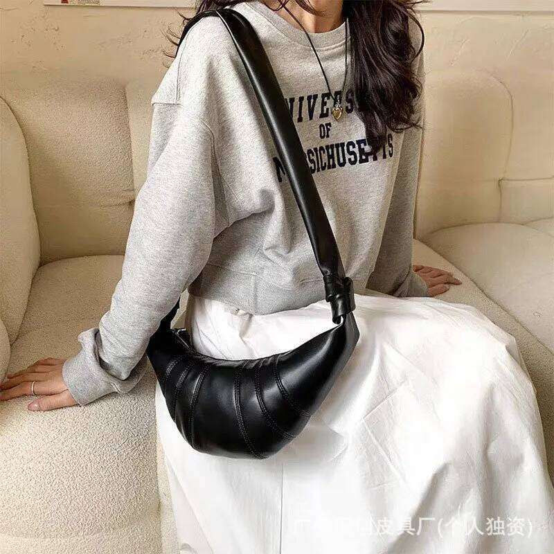 Leather Dumpling Bag Croissants Fashion Diagonal Popular Soft Chest Bags Large Capacity