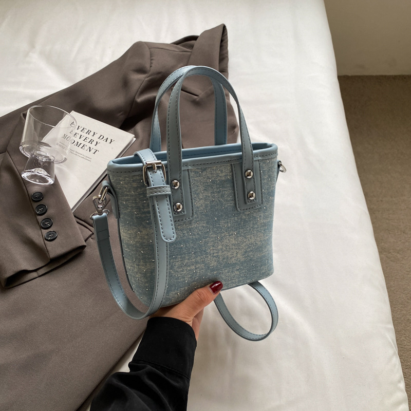 Free Shipping 2025 New Designer Bag Fashionable Women's Textured Shoulder Bag Trendy High-quality Handbag Luxurious Exquisite Wallet