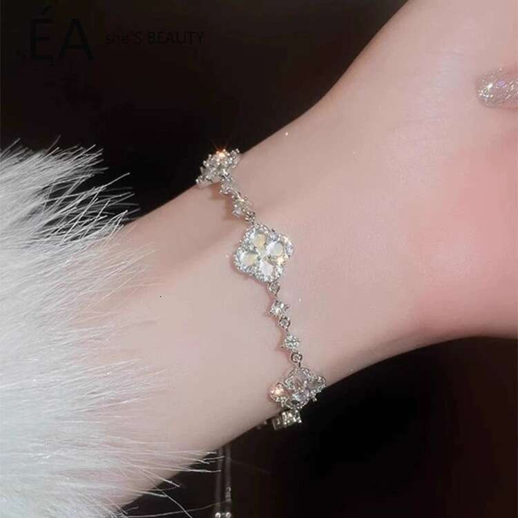 designer Jewelry New high-end four petal zircon lucky clover with light and adjustable temperament bracelet decoration