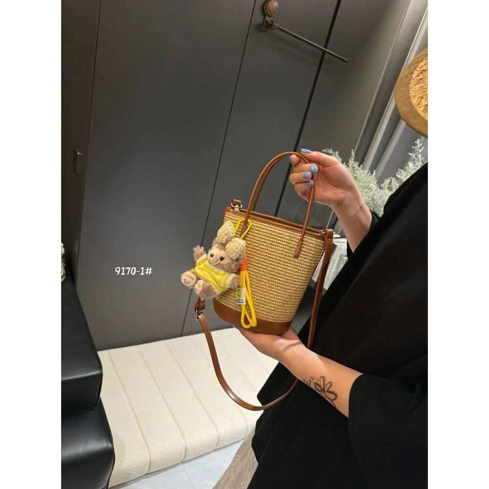 2025 New Straw Woven Commuter Handbag Casual Beach Vacation Tote Fashion Crossbody Bag