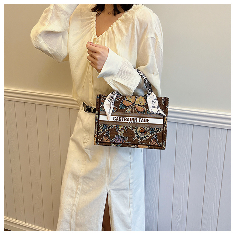 Free shipping 2025 designer Shoulder totes Bags For womans ladies flap printing embroidery lady chain square handbag pink women crossbody Underarm tot