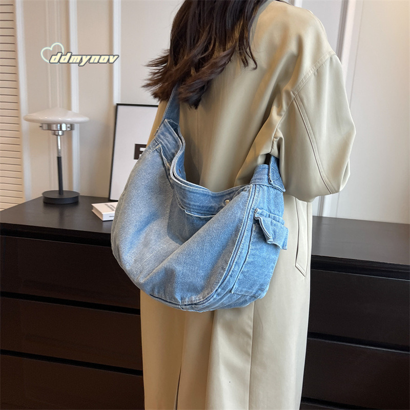 New INS Washed Denim Crossbody Bag for Women, Artistic Large Capacity Shoulder Bag, Trendy Fashion Student Backpack ddmynov