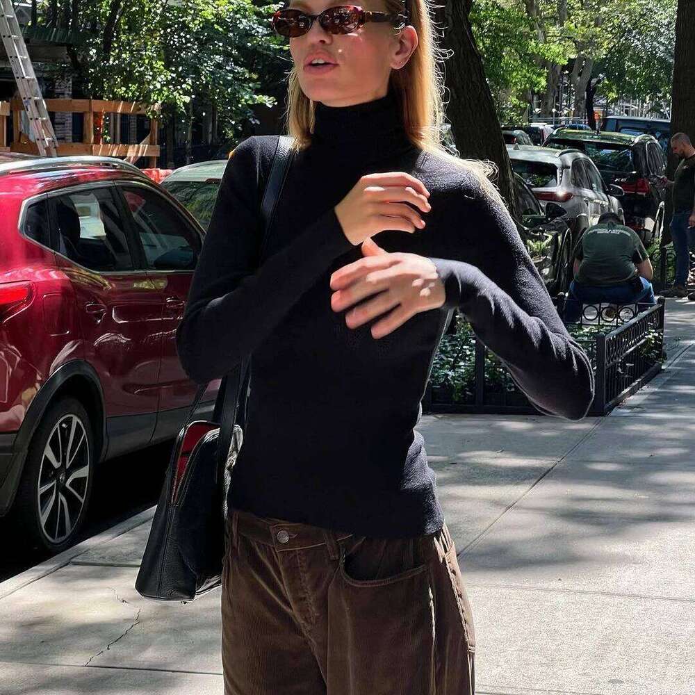 Autumn Winter Women's Black Turtleneck Bottoming Shirt, Slim and Versatile Sweater