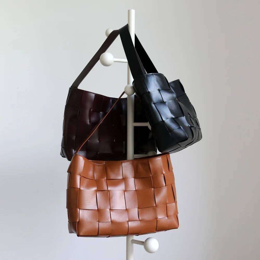 French genuine leather woven tote 2025 new niche design first layer cowhide large capacity vintage ladies shoulder bag