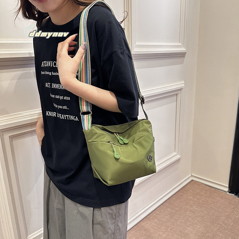 Korean Style Trendy Artistic Simple Shoulder 2024 New Lightweight Waterproof Nylon Women's Casual Crossbody Bag ddmynov