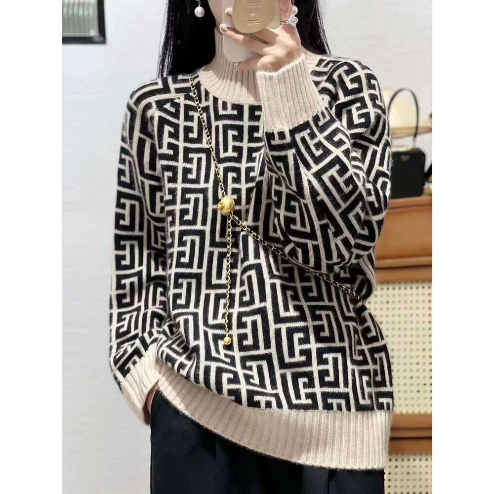 High-end 100% goat women stand collar bottom loose sweater autumn winter new of western style with age reduction