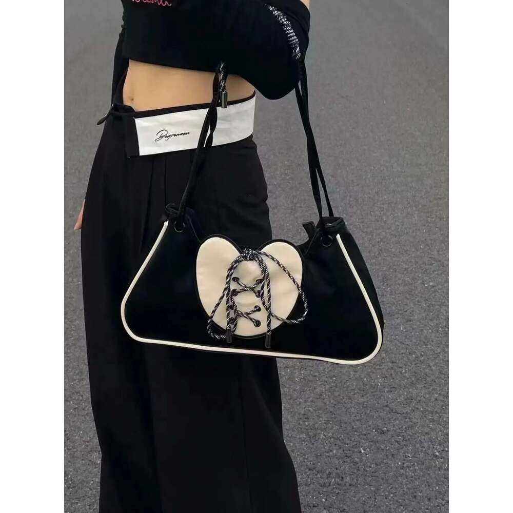Boston Women 2025 New Summer Niche Design Sense Underarm Package Single Shoulder Body Hobos Bag Sweet Ins Half Moon Handbag
