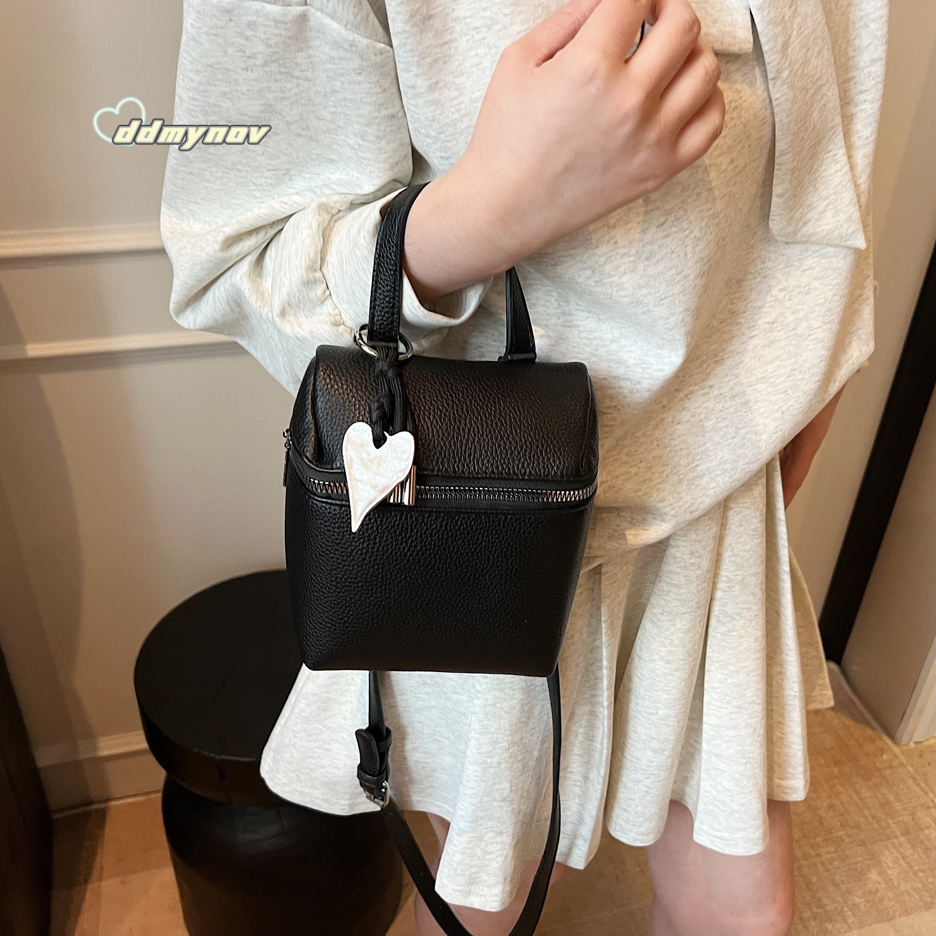 Korean Style Fashionable Handbag Small Square Trendy Solid Color Women's New Simple Commuter Shoulder Crossbody Bag ddmynov