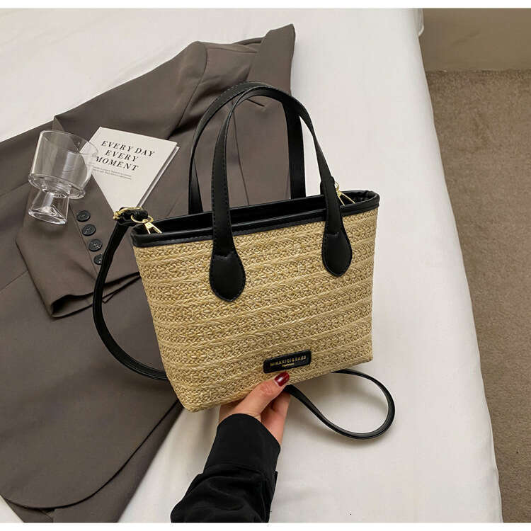 Beach Woven Bucket for Women 2024 New Fashion Trendy Straw Stylish Versatile Simple Shoulder Bag GUHUISHU
