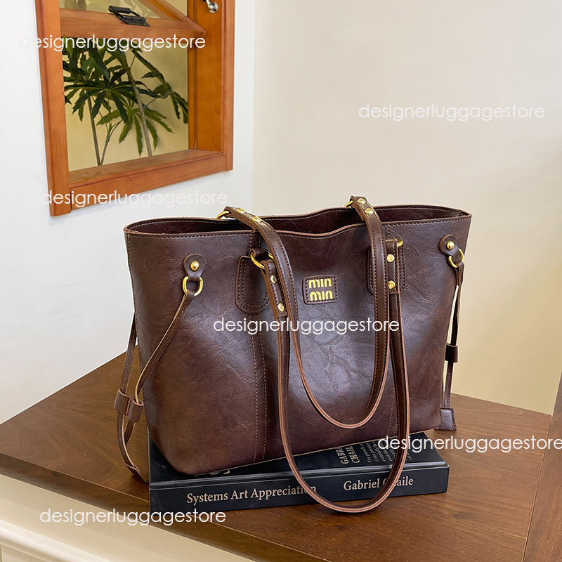 designer Casual Commuter Large Capacity Bag for Women New Vintage Tote Bag Fashion Simple Handbag Versatile Shoulder Crossbody