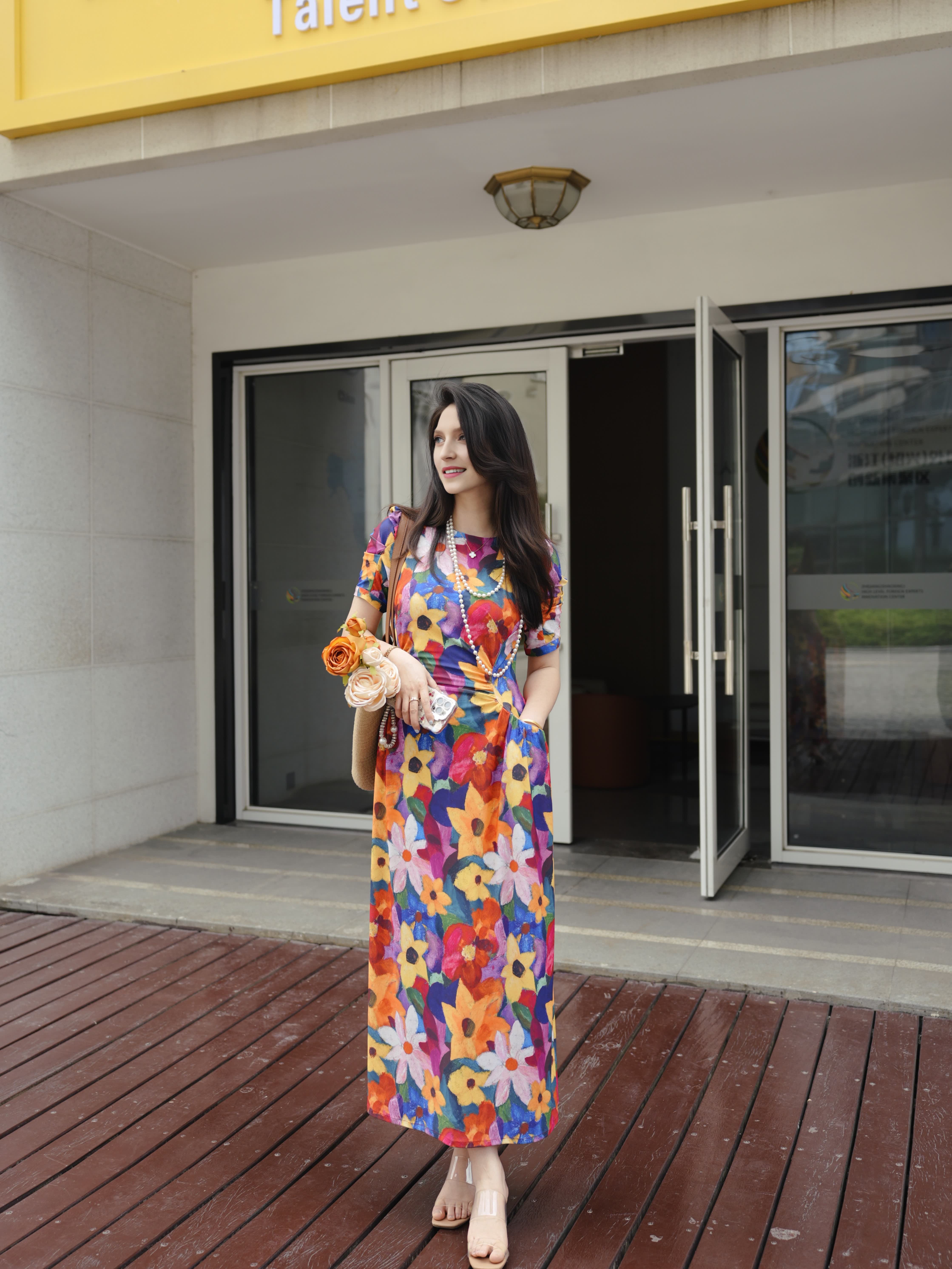 HZHJ original designer's colorful short sleeved dress with fashionable French temperament