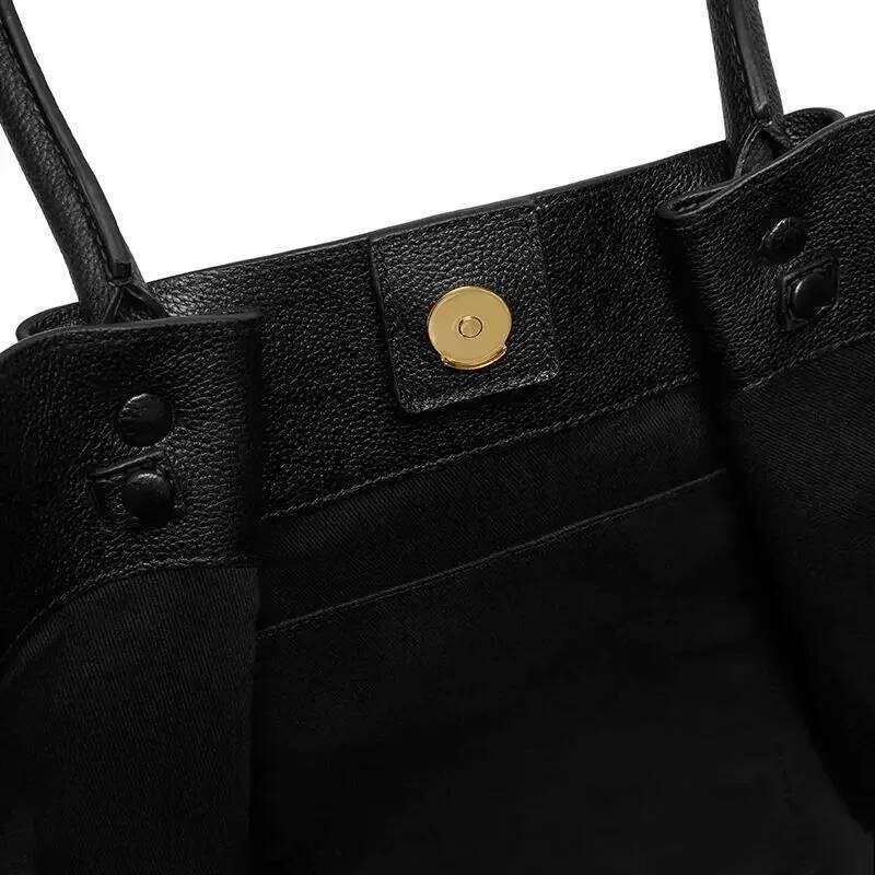 Large Capacity Wing Bags High-end Leather Dumpling Shape Design Large Handbags Shoulder Slanting Cross New Ladies Handbags